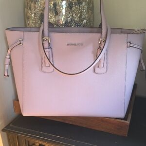 Michael Kors LAVENDER PUSE